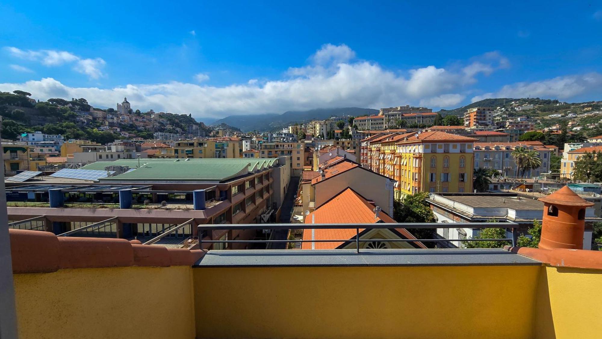 Centro Immobiliare Flagships Apartments Санремо Екстер'єр фото